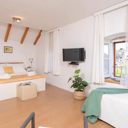 The Bastion - Zf Hvar Apartamento *